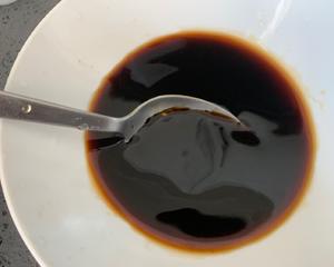 青椒炒油豆泡的做法 步骤3