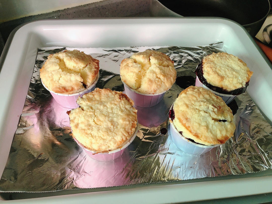 消耗柠檬酱/草莓酱/蓝莓酱的酥粒玛芬/纸杯蛋糕