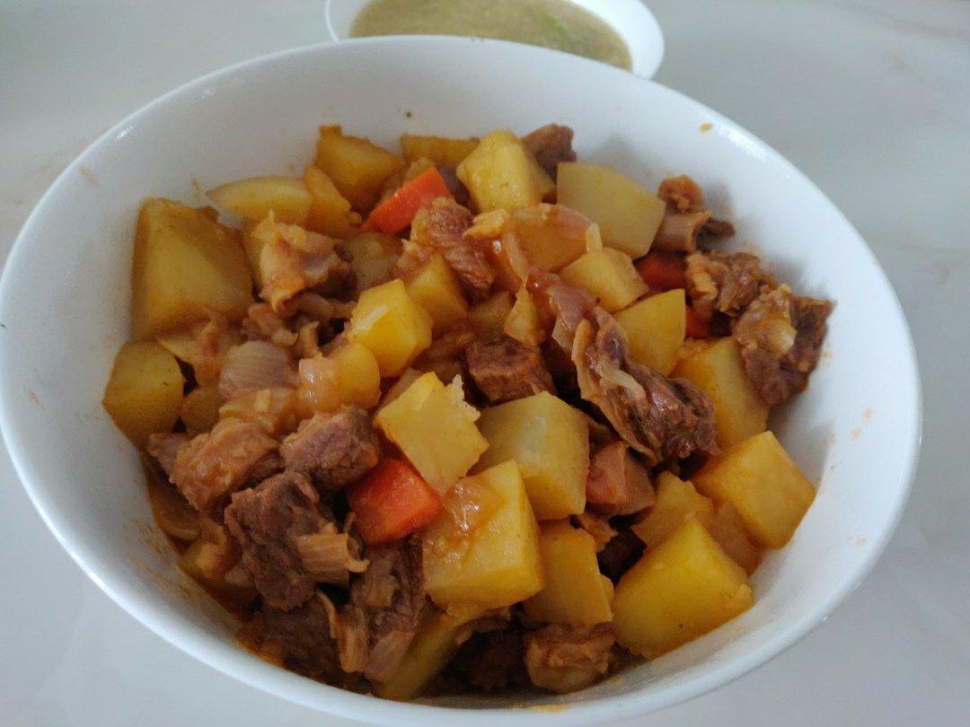 红烧牛肉土豆 （独家秘制）