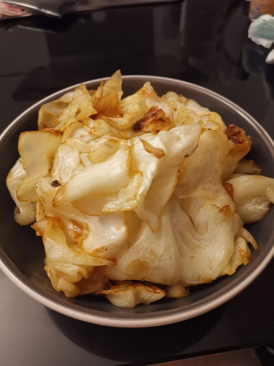 快手简单炝炒手撕圆白菜（包菜）