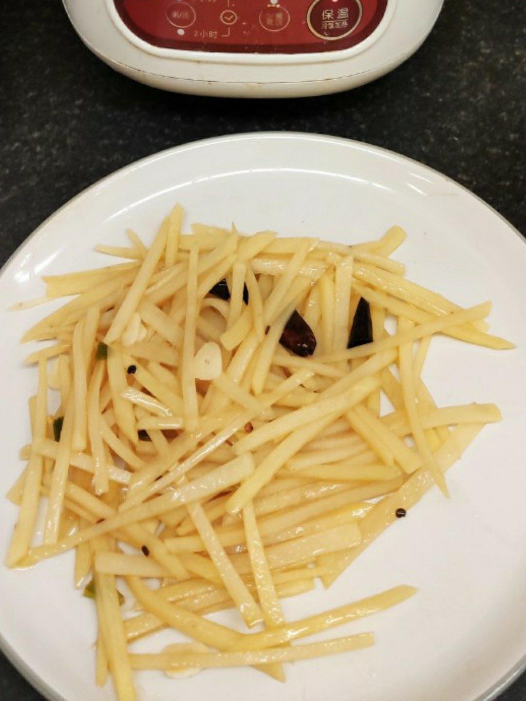 在家也能做出馆子味儿的醋溜/炝炒/酸辣土豆丝（就是那道看似简单，实则步步玄机的土豆丝）
