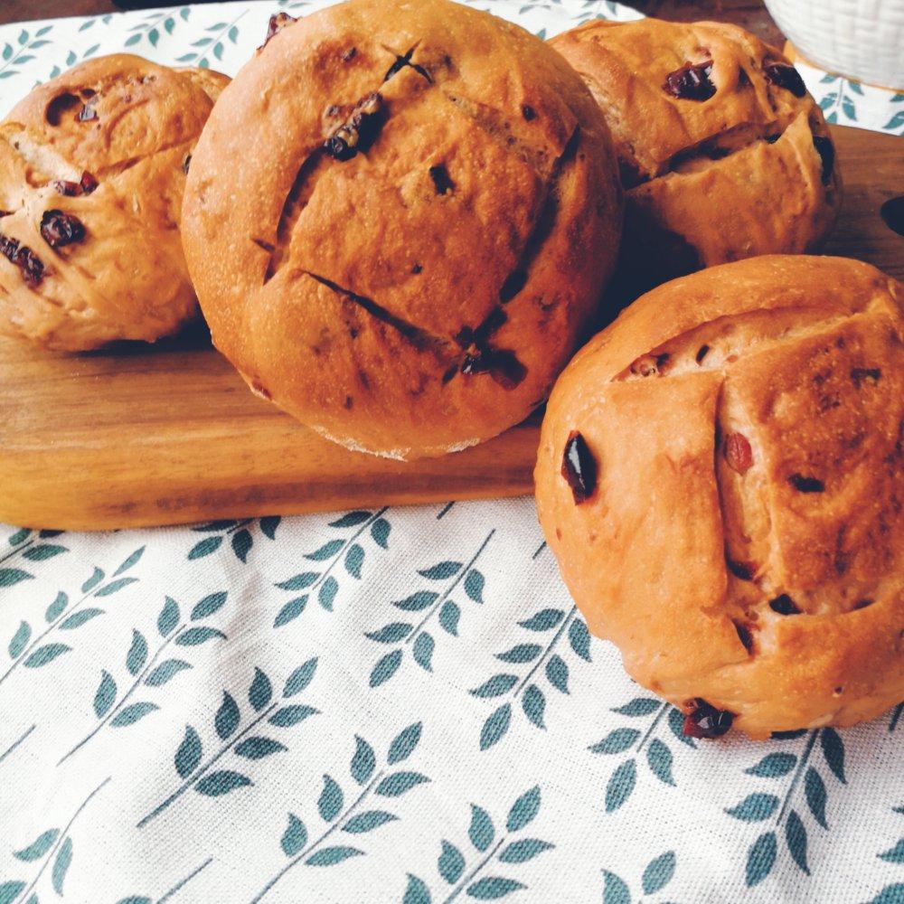 红酒黑加仑乳酪包