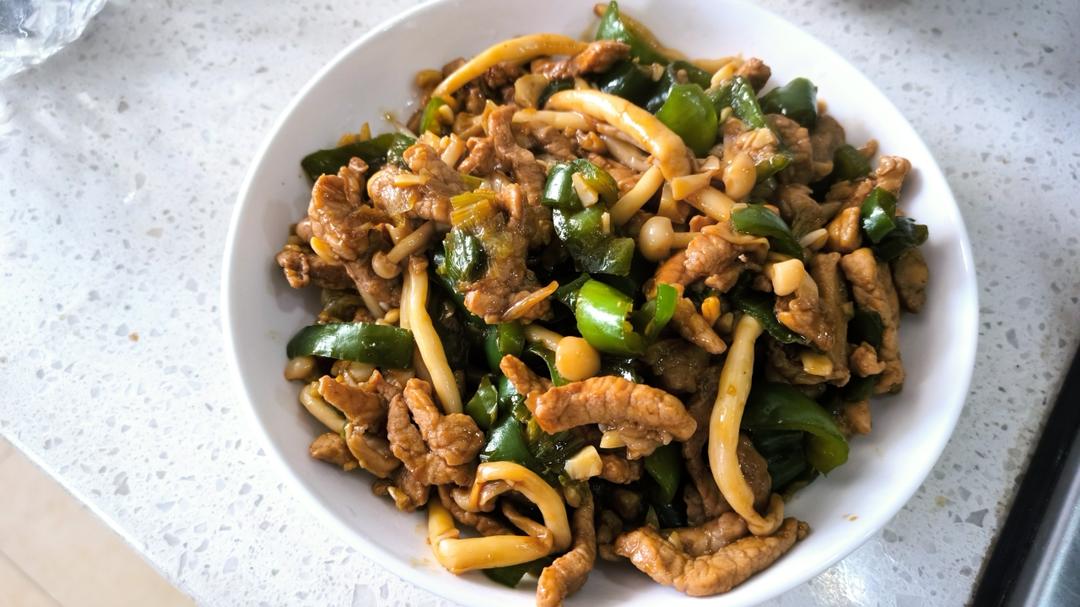 光盘神器海鲜菇炒青椒