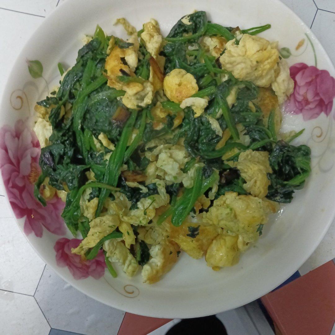 菠菜炒鸡蛋
