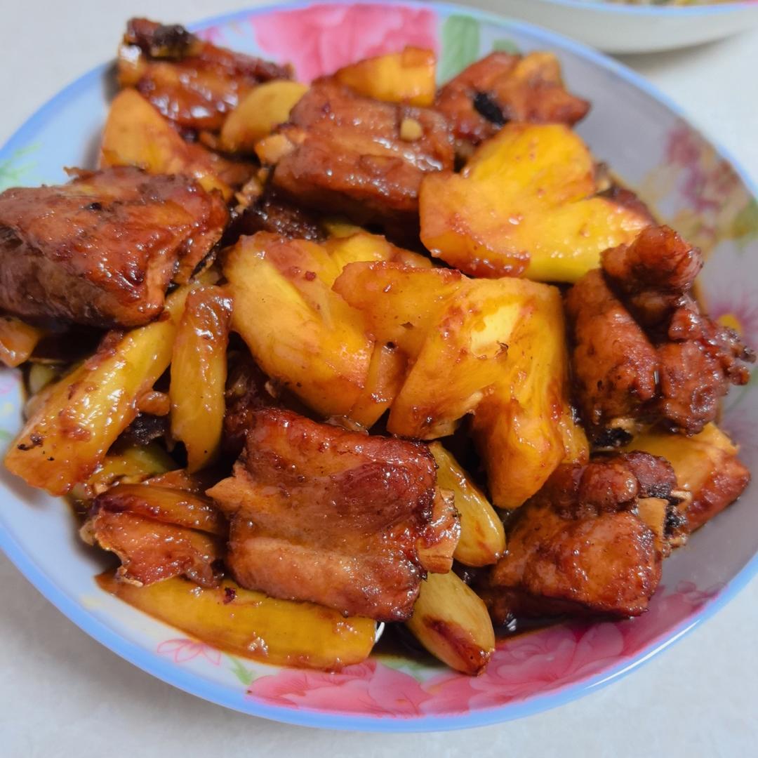 菠萝🍍➕排骨这样做真的巨巨巨好吃！酸酸甜甜的～