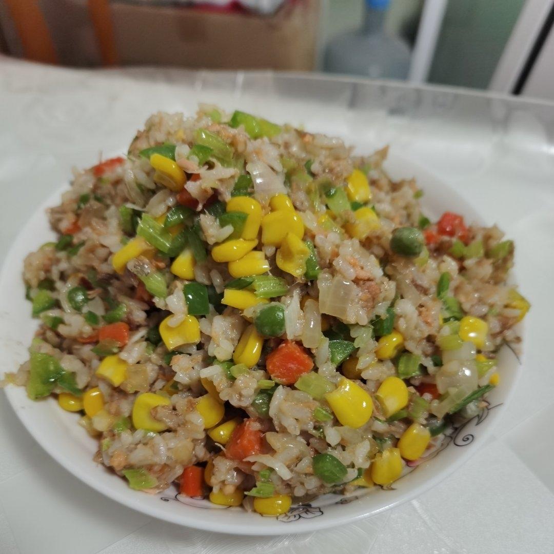 低脂三文鱼炒饭