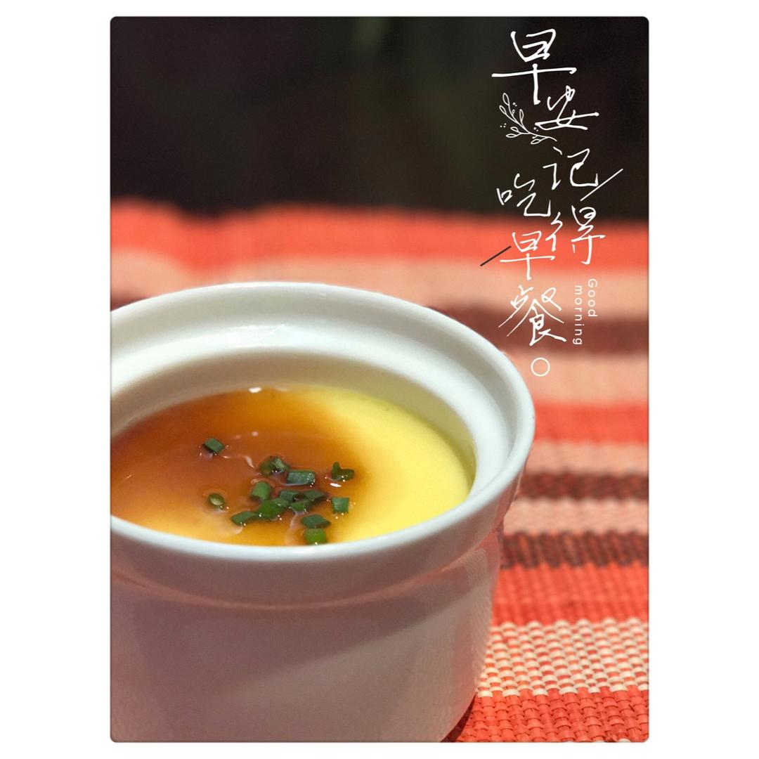 平滑如镜的蛋羹