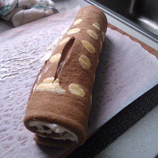 可可奶油波点蛋糕卷