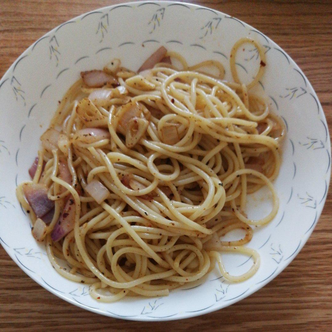 蒜香黑胡椒炒意大利面