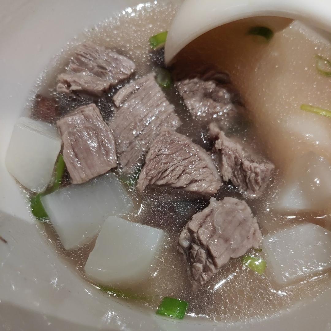 清汤萝卜牛腩