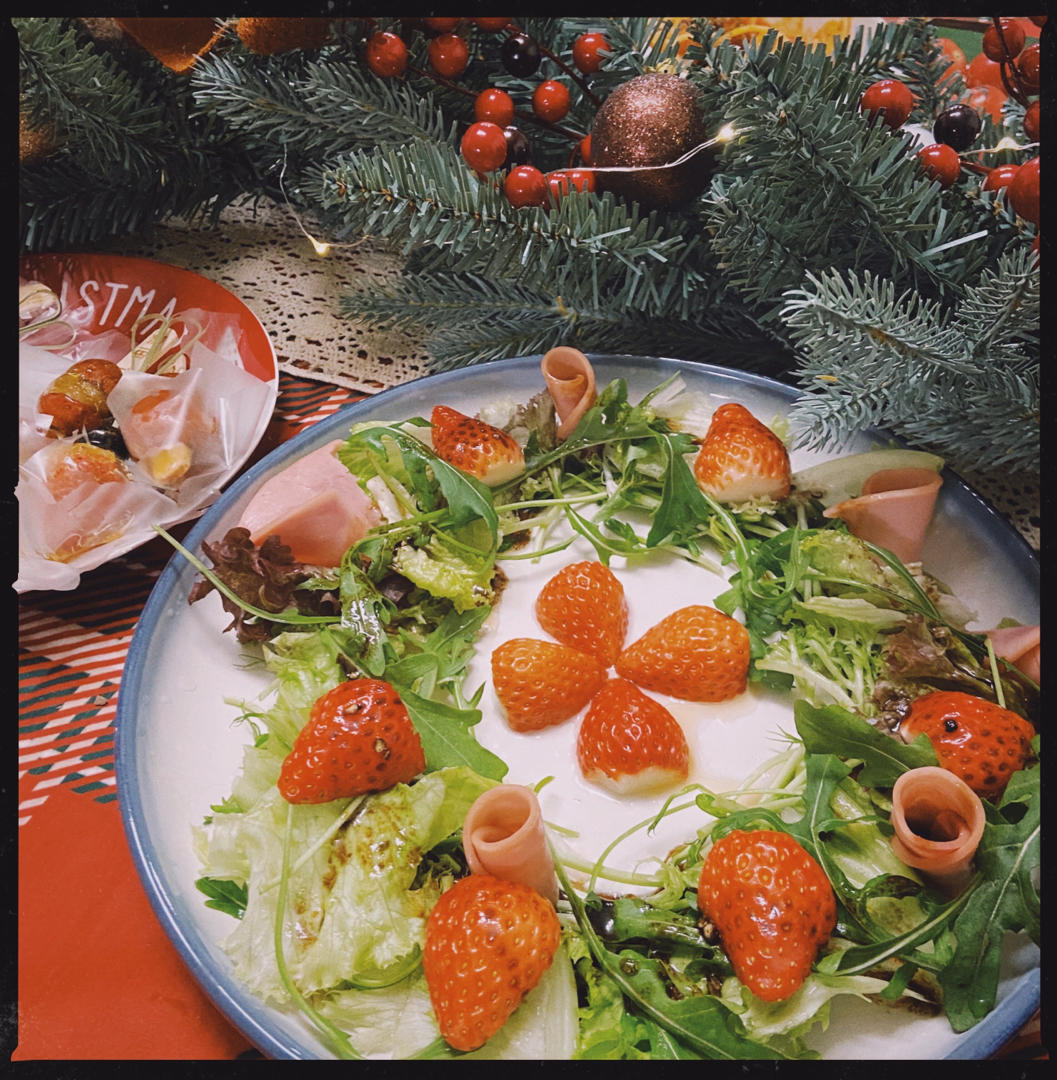 圣诞蔬菜花环沙拉