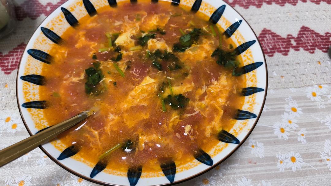 【跟我做不会错】简单又好喝的西红柿鸡蛋汤，家常又营养哦