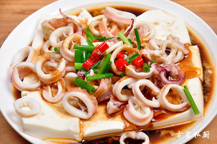 鱿鱼蒸豆腐的做法