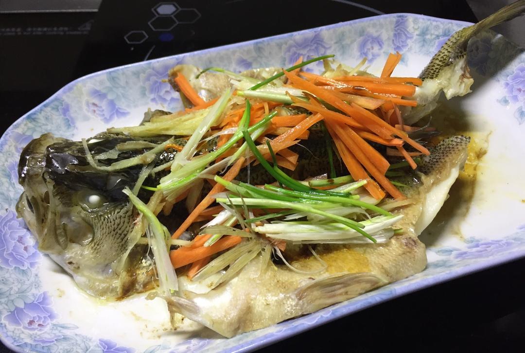 清蒸鲈鱼
