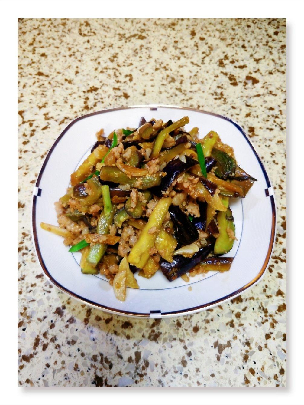 酱香肉末烧茄子