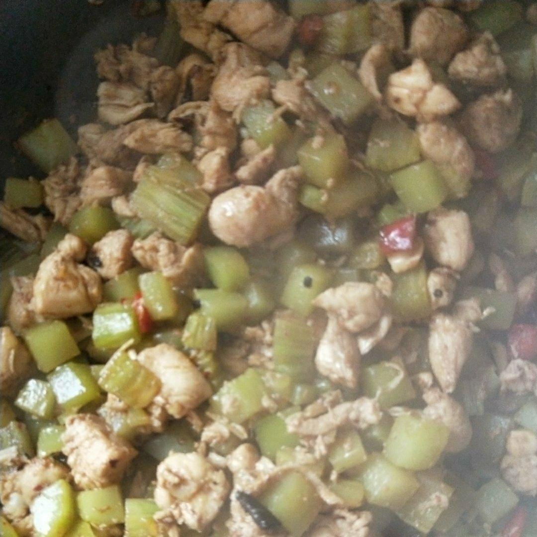 莴笋鸡丁(鸡脯肉)