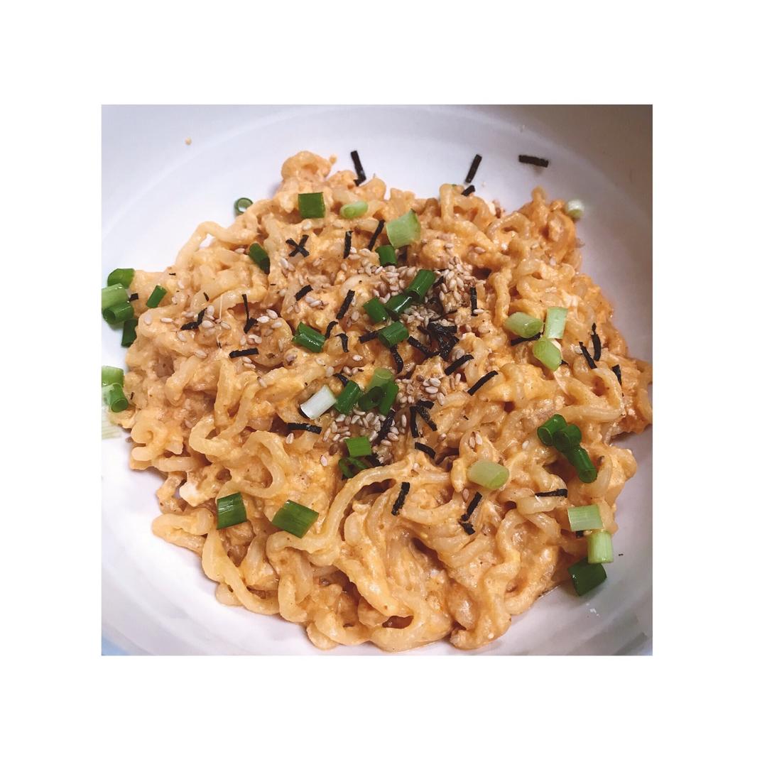 韩国超辣三养火鸡拌面（怎样做不辣又好吃！）