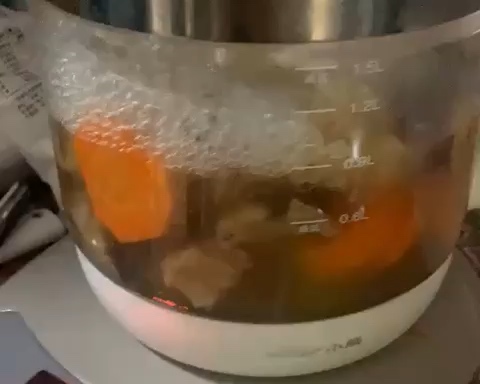 宿舍版香菇萝卜排骨汤的做法 步骤6