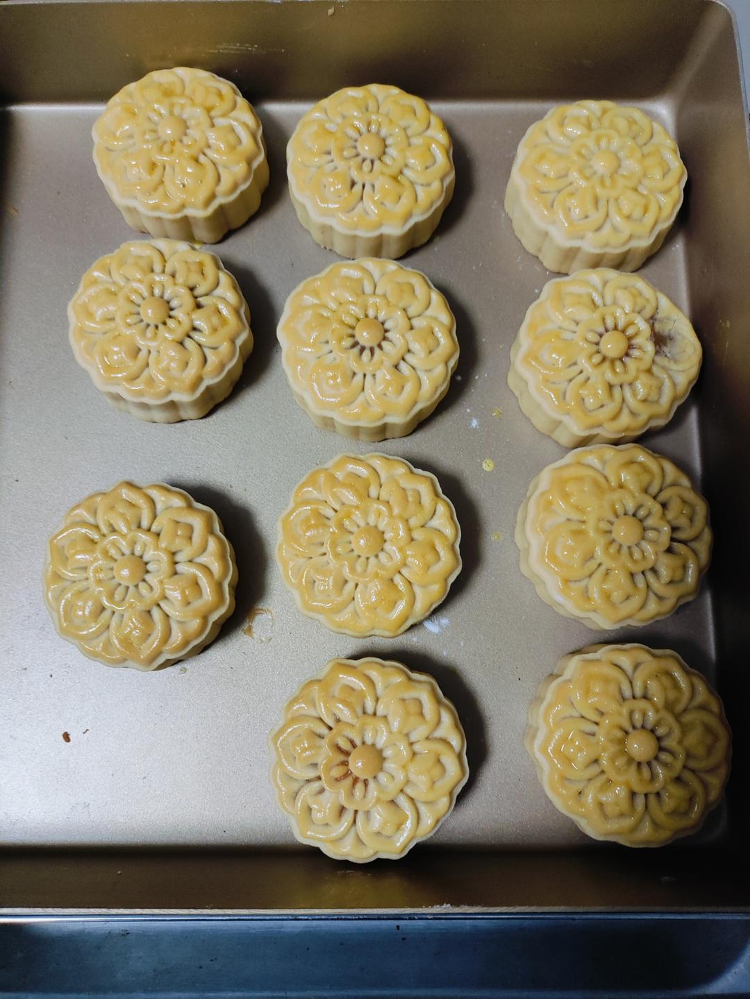 广式莲蓉蛋黄月饼/久吃不厌的经典组合