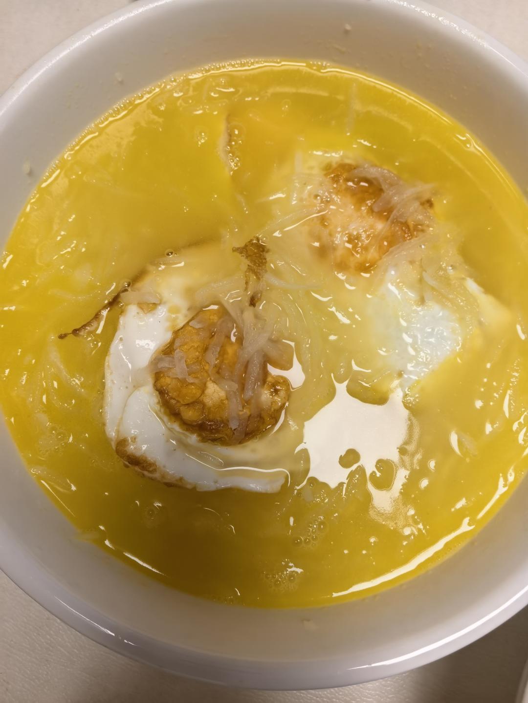 奶白鲜香的萝卜丝煎蛋汤