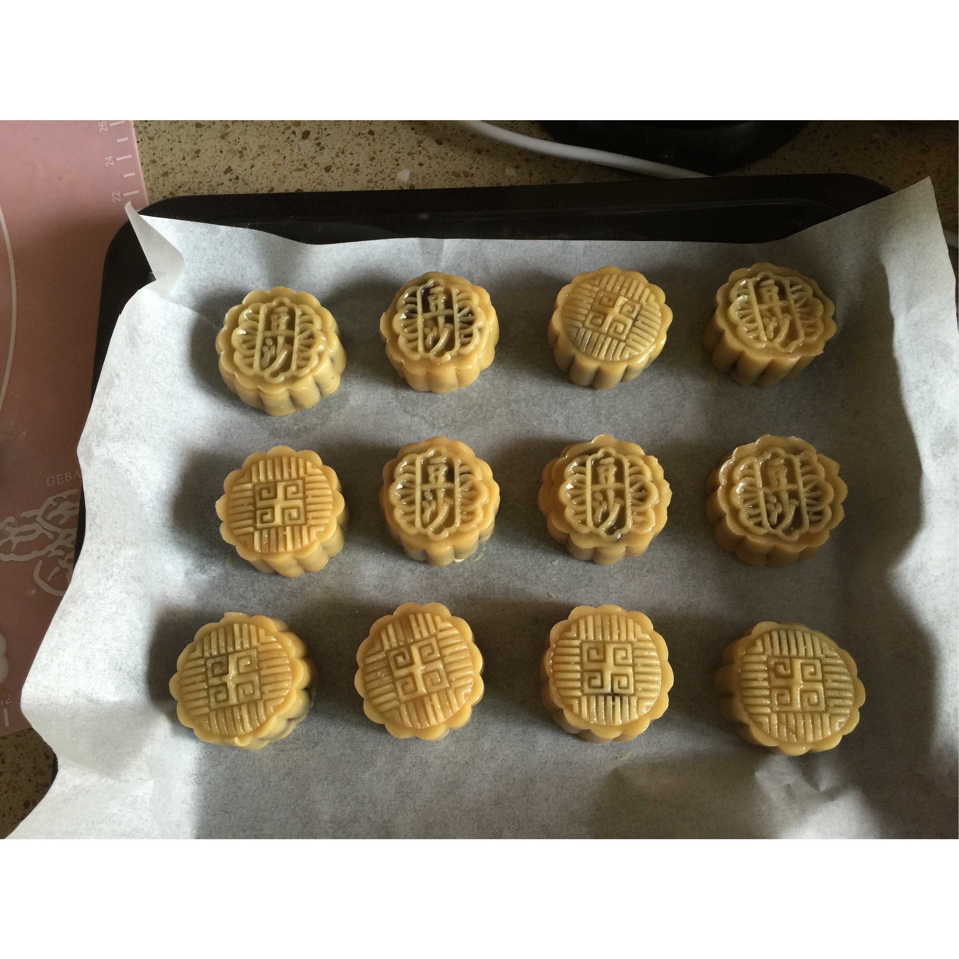 广式月饼——蛋黄莲蓉月饼