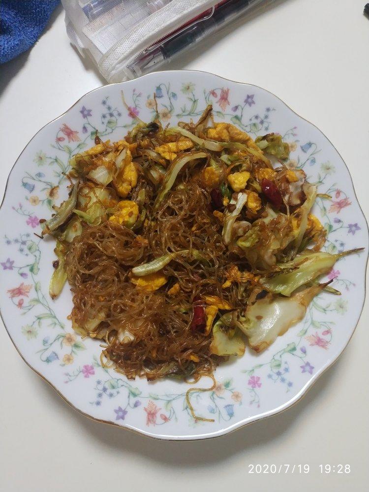 包菜粉丝炒鸡蛋