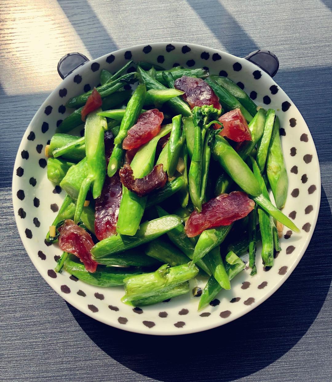 amoeamie_kcit做的腊肠炒芥蓝