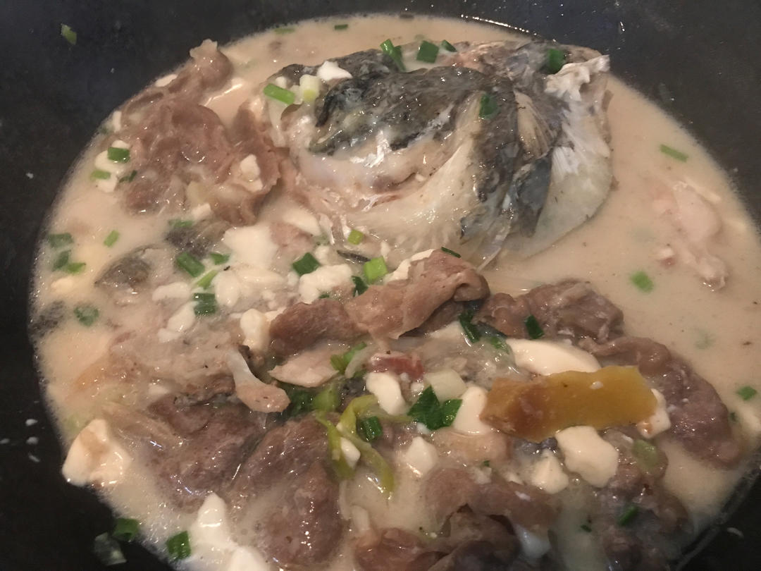 花鲢鱼头豆腐汤