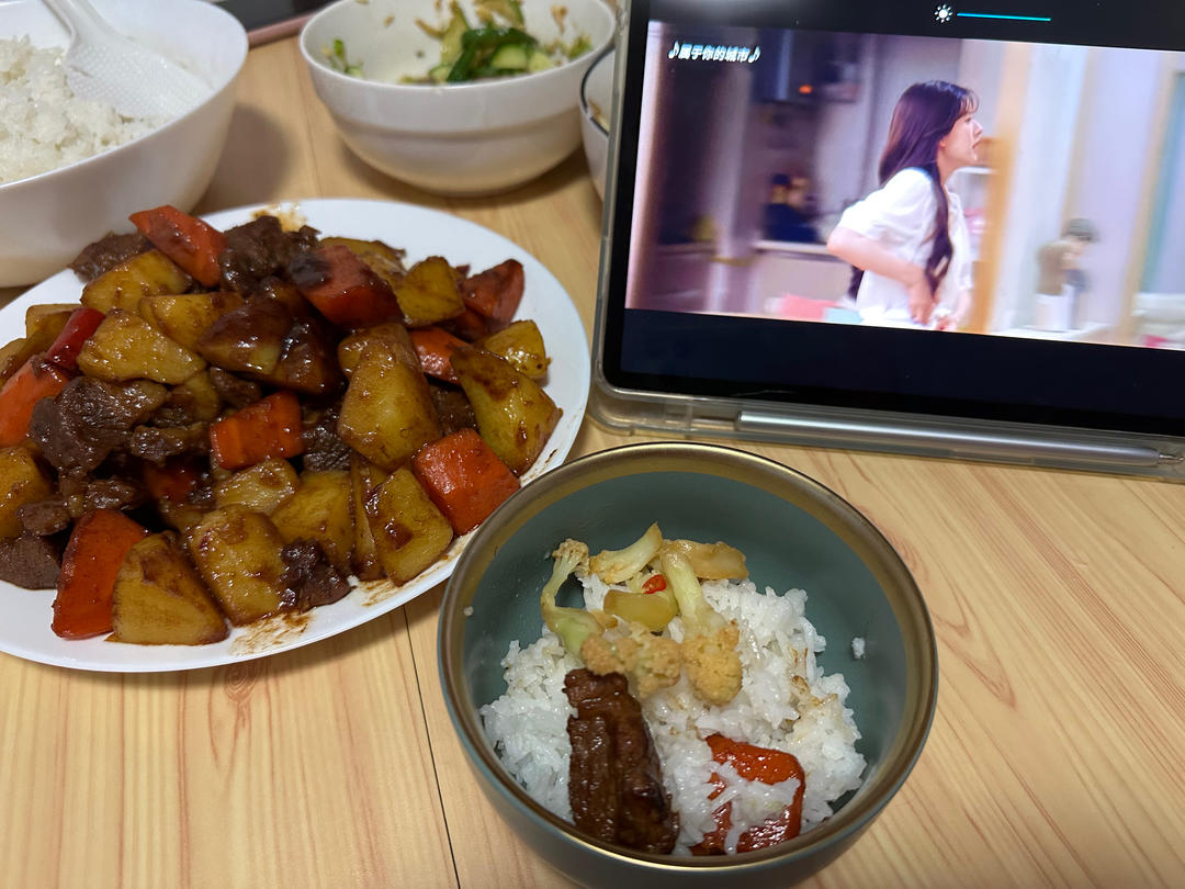 小土豆烧牛肉，红烧牛腩，好吃到舔盘