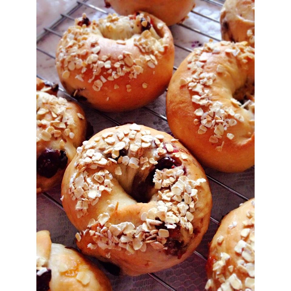 藤田千秋的蔓越莓白巧克力贝果