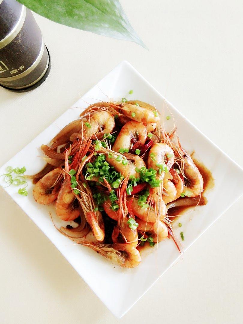 晴小雨伞做的十三香螺丝虾罗氏虾