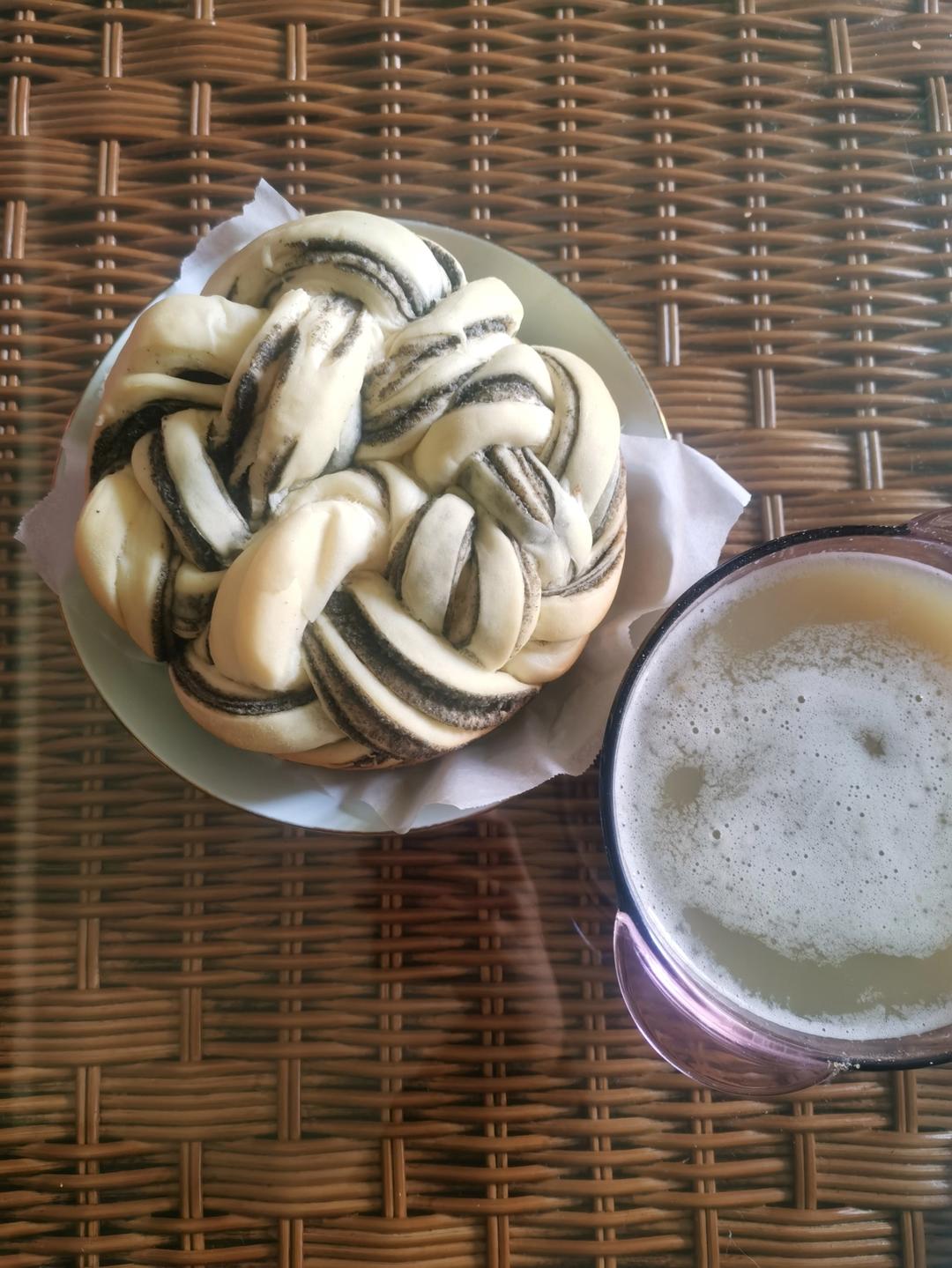 料多多系列--黑芝麻奶酥小吐司