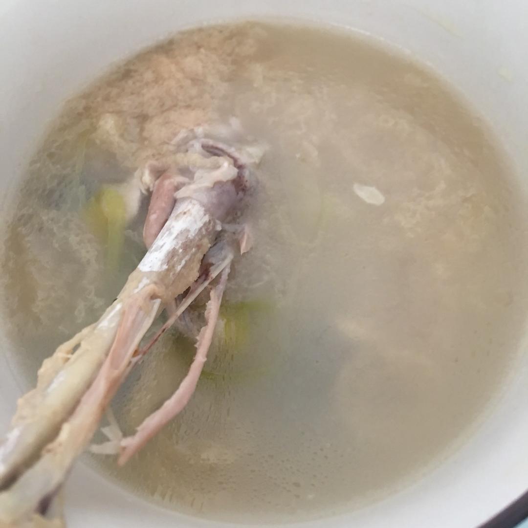 香菇炖鸡腿