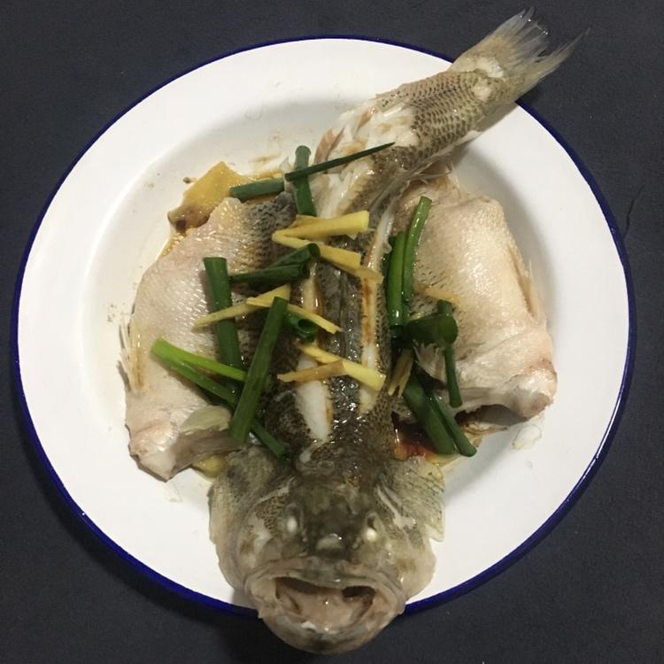 清蒸鲈鱼