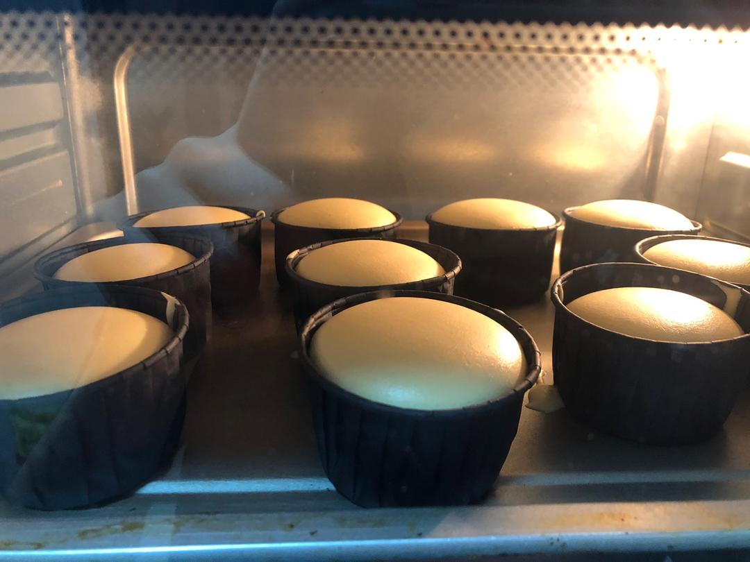 炼乳纸杯蛋糕