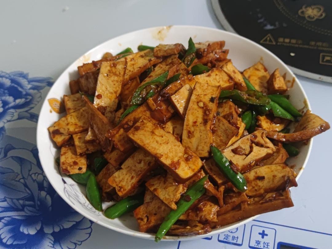 香干炒青椒（比荤菜还好吃的素菜）