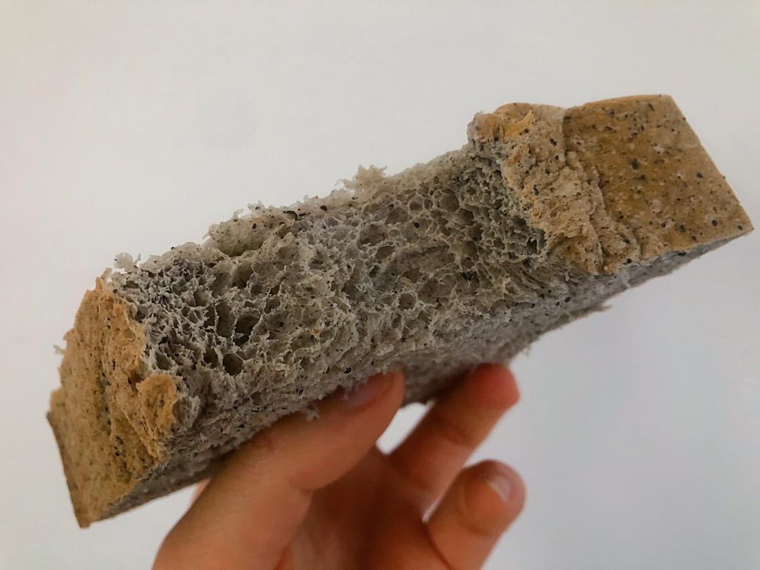 黑芝麻核桃吐司