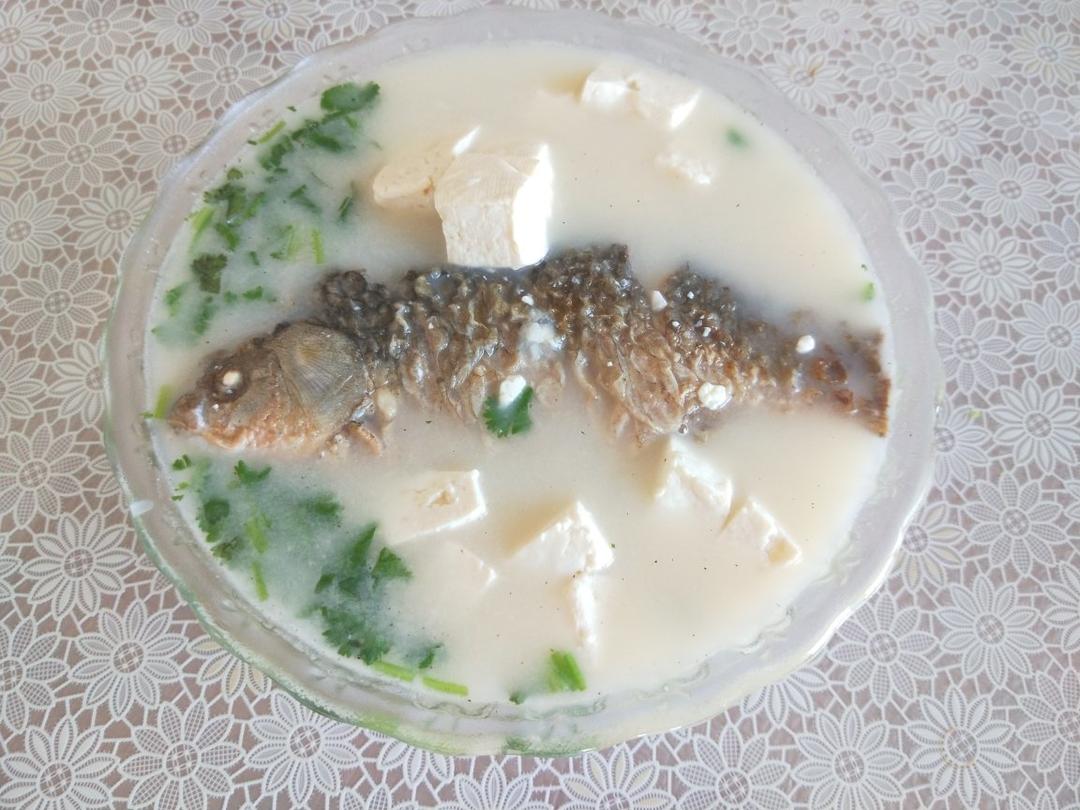 鲫鱼豆腐汤