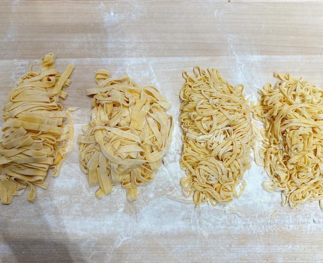 鸡蛋面(压面机版)的做法