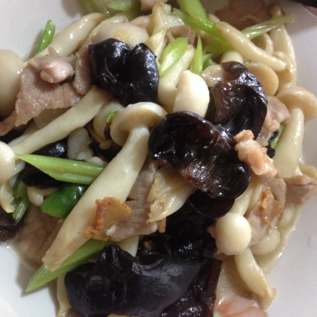 小菇甜椒炒肉丝