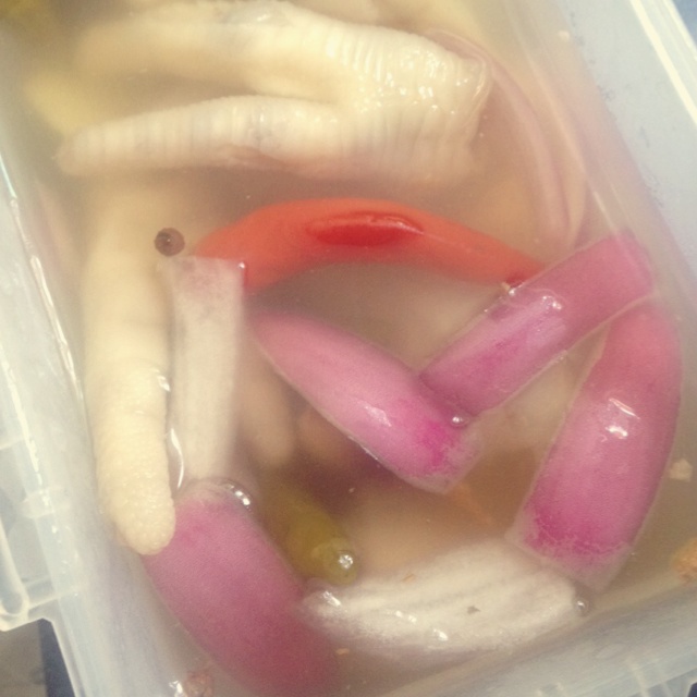 著名川菜泡椒凤爪的做法