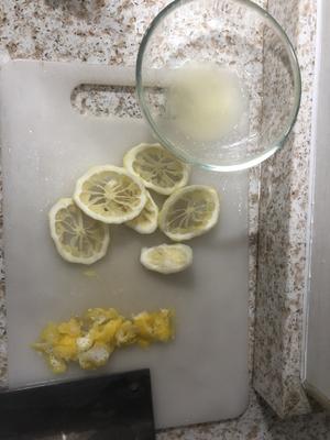小清新蒜蓉柠檬蒸鲈鱼的做法 步骤1