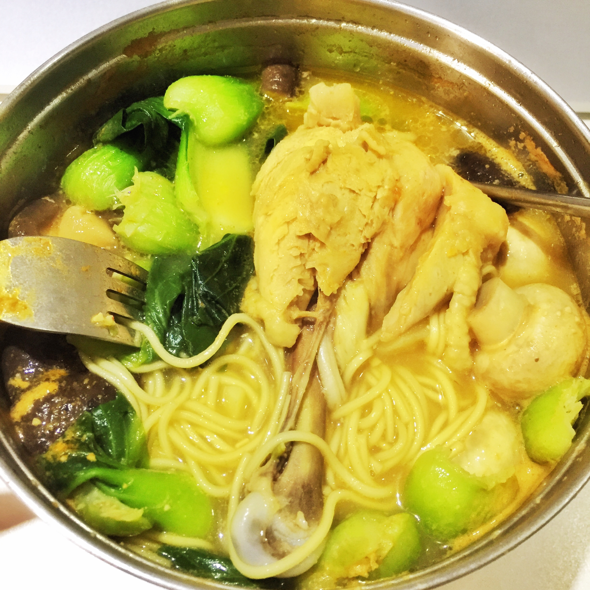 香菇炖鸡腿