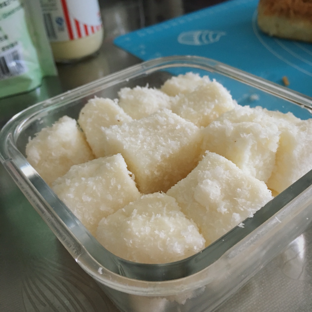 完胜85度C牛奶椰丝小方