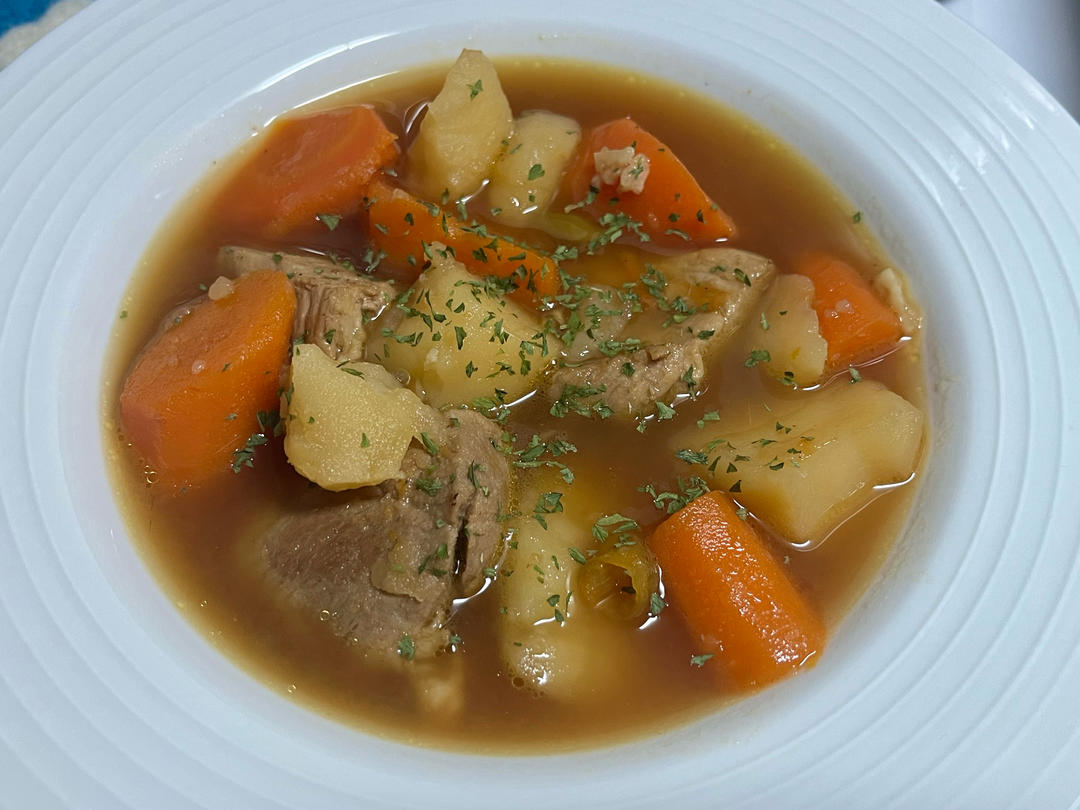 土豆胡萝卜炖猪肉