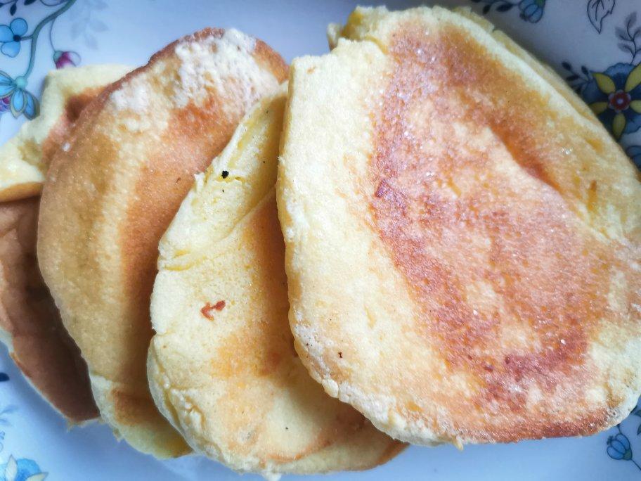 不用烤箱 15分钟无油低糖的舒芙蕾蛋糕松饼 🥞 蓬松绵软