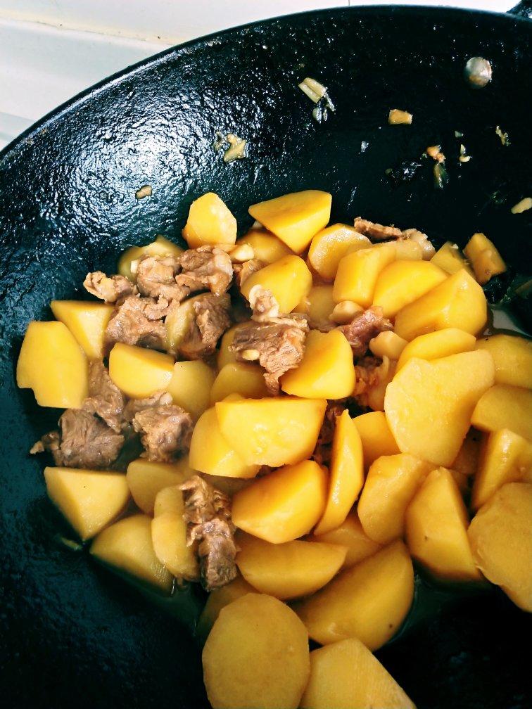堂妈的土豆炖牛腩