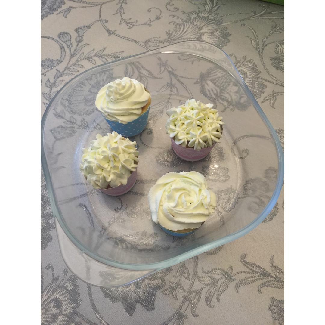 不回缩杯子蛋糕cupcake