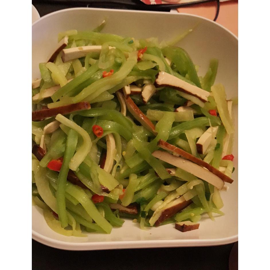 凉拌莴笋