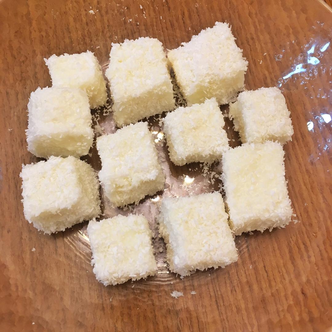 soup汤酱做的椰蓉牛奶小方